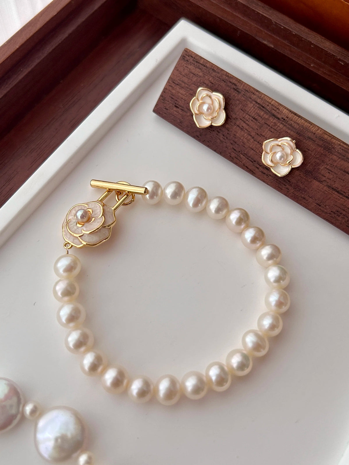 Camellia Baroque Pearl Bracelet & Earrings Set
