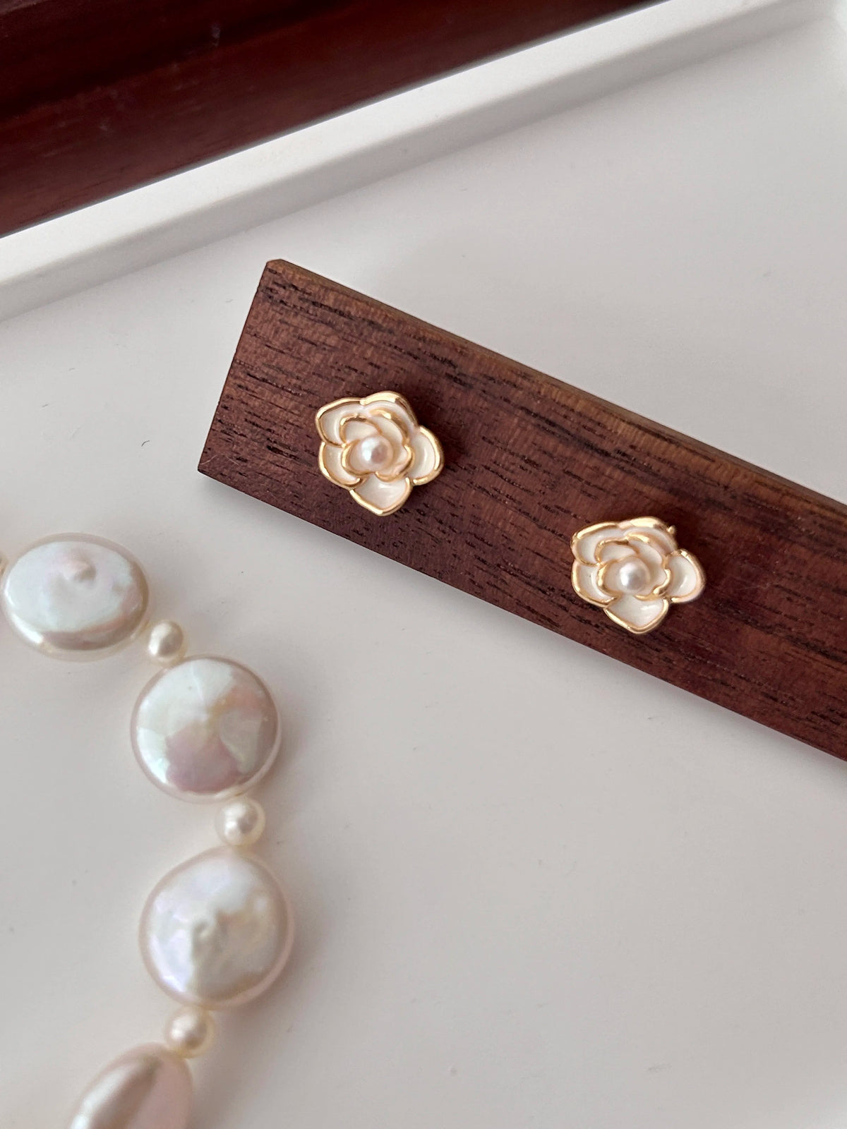 Camellia Baroque Pearl Bracelet & Earrings Set