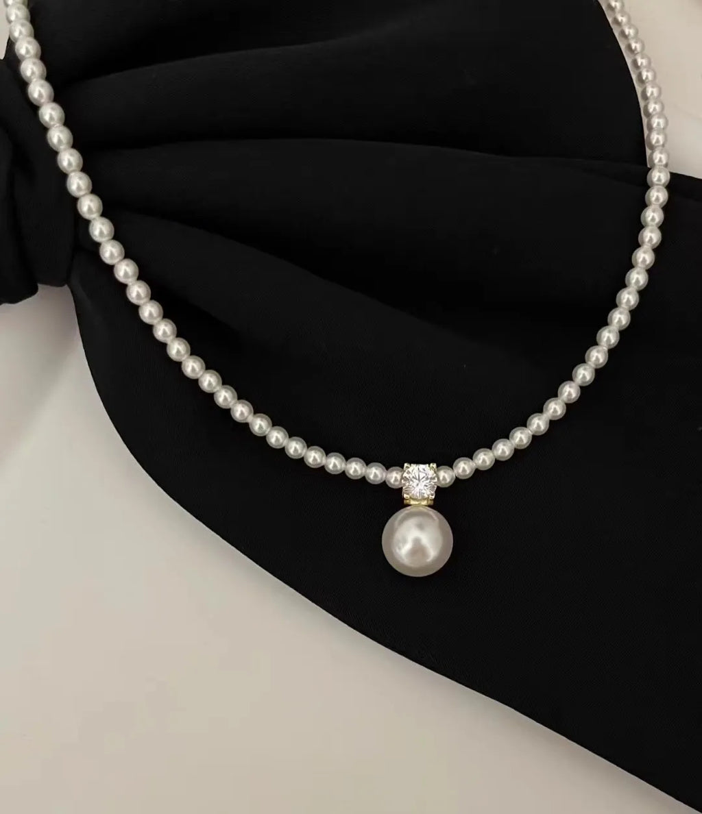 Minimalist Pearl Necklace