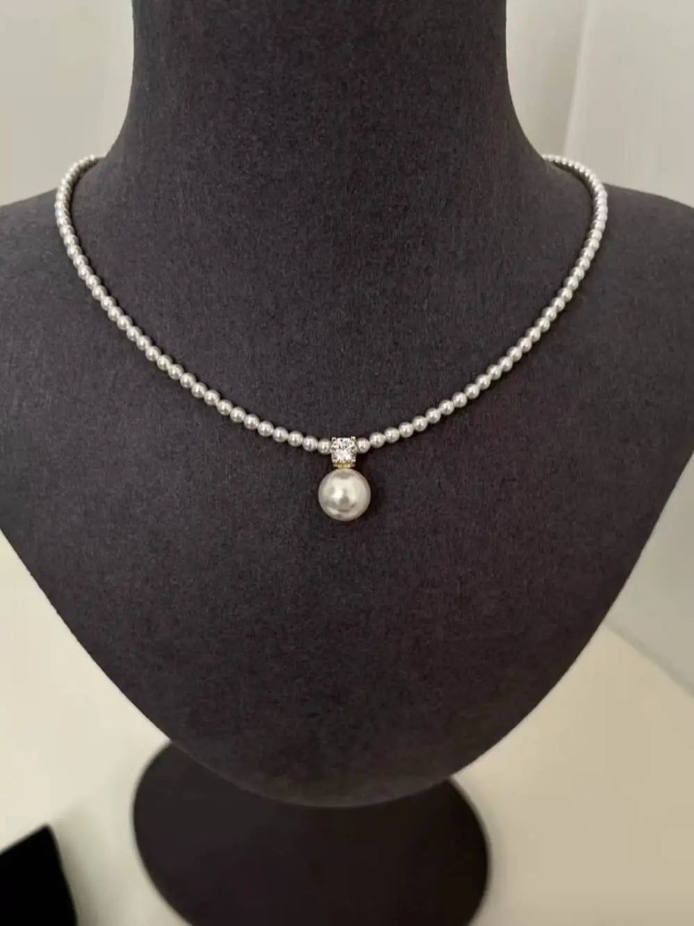 Minimalist Pearl Necklace