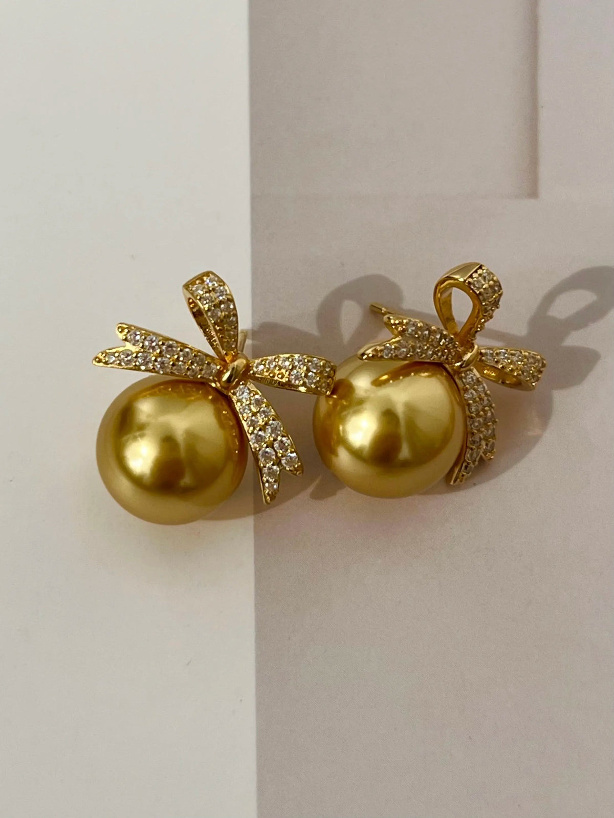 Pearl Ribbon Stud Earrings