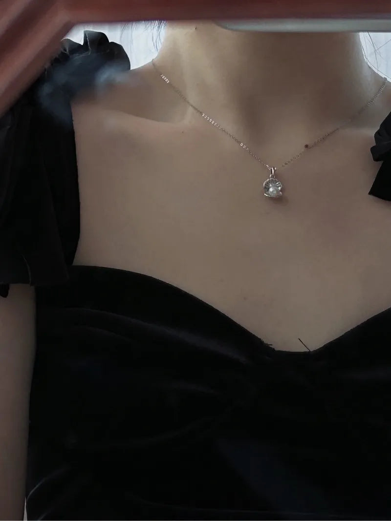 Pearl Shell Pendant Necklace
